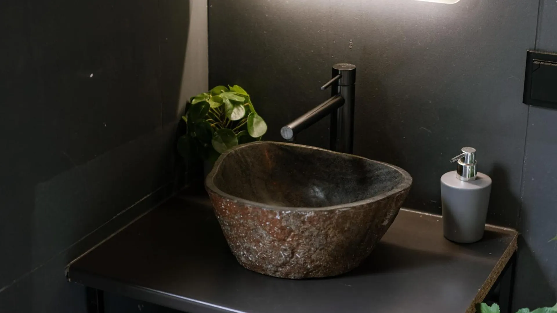 אנטוורפן Huswell - Rooftop Apartment In City Center, Pets Are Welcome